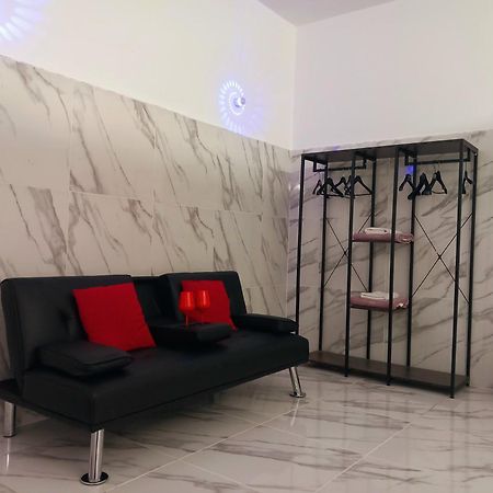 Jacuzzi Suite King Marsala Bagian luar foto